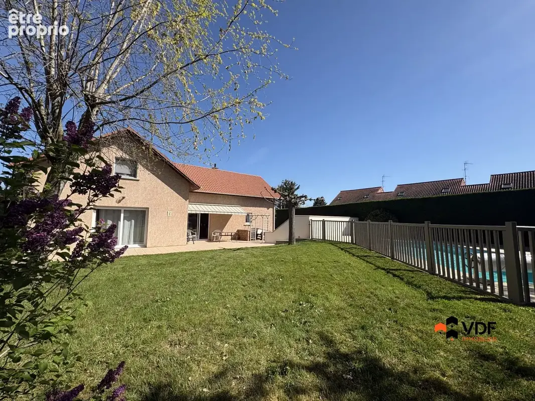 Maison à RIORGES