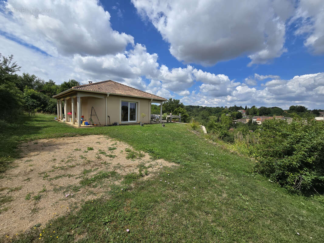 Maison à THIAUCOURT-REGNIEVILLE