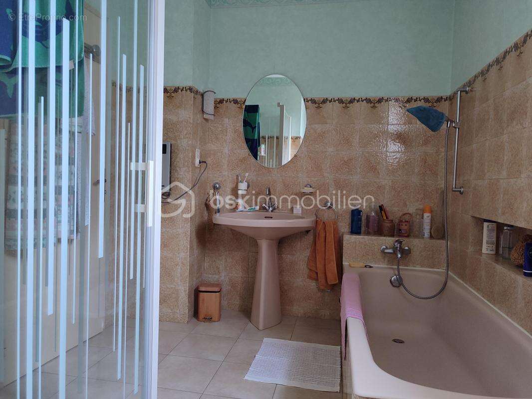 Maison à SAINT-NICOLAS-DE-LA-GRAVE