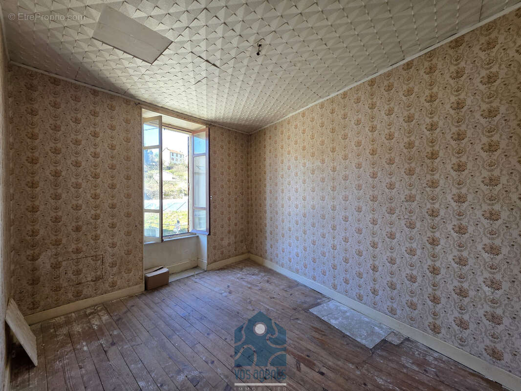 Appartement à SAINT-ELOY-LES-MINES
