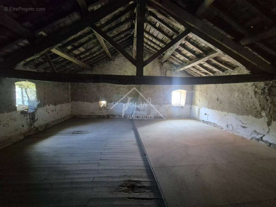 Maison à EBREUIL