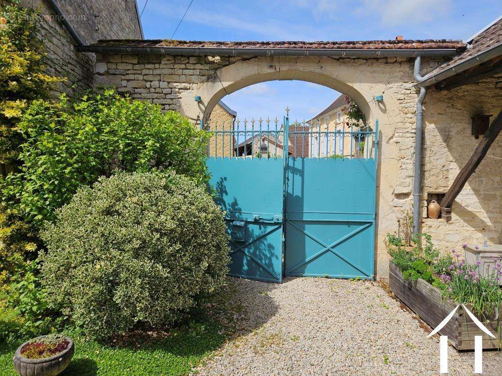 Maison à STIGNY