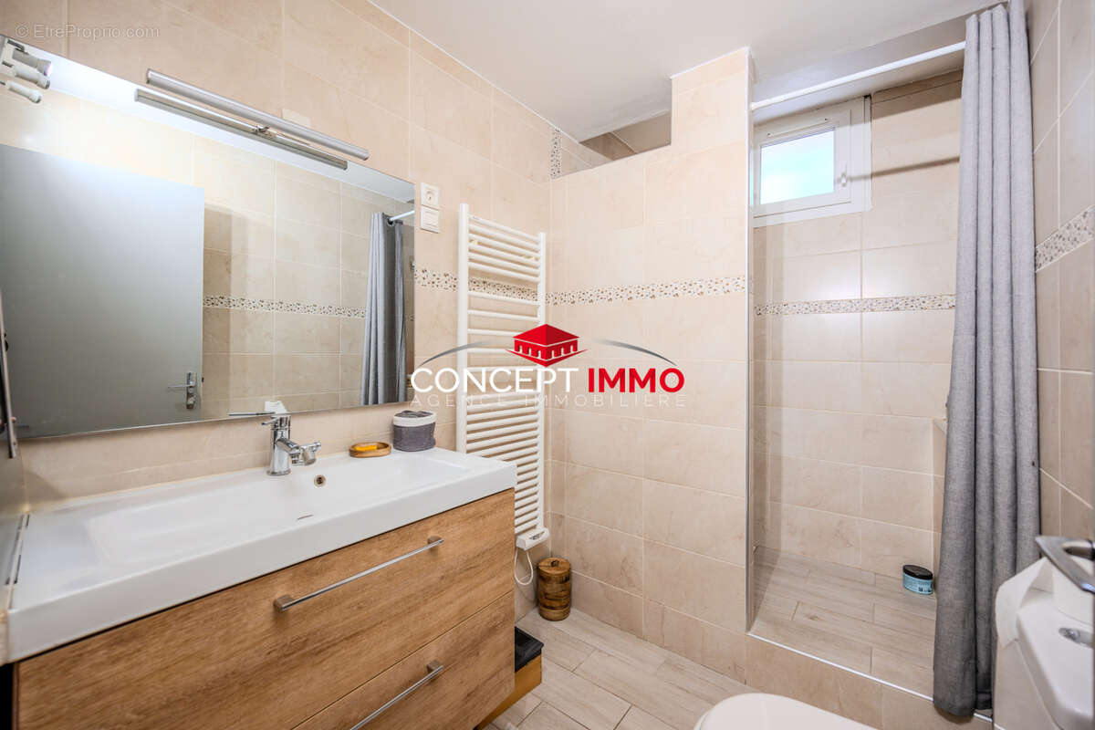 Appartement à MEOUNES-LES-MONTRIEUX