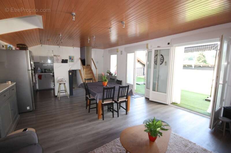 Maison à vendre 5 pièces ORDONNAZ (01) - photo 2