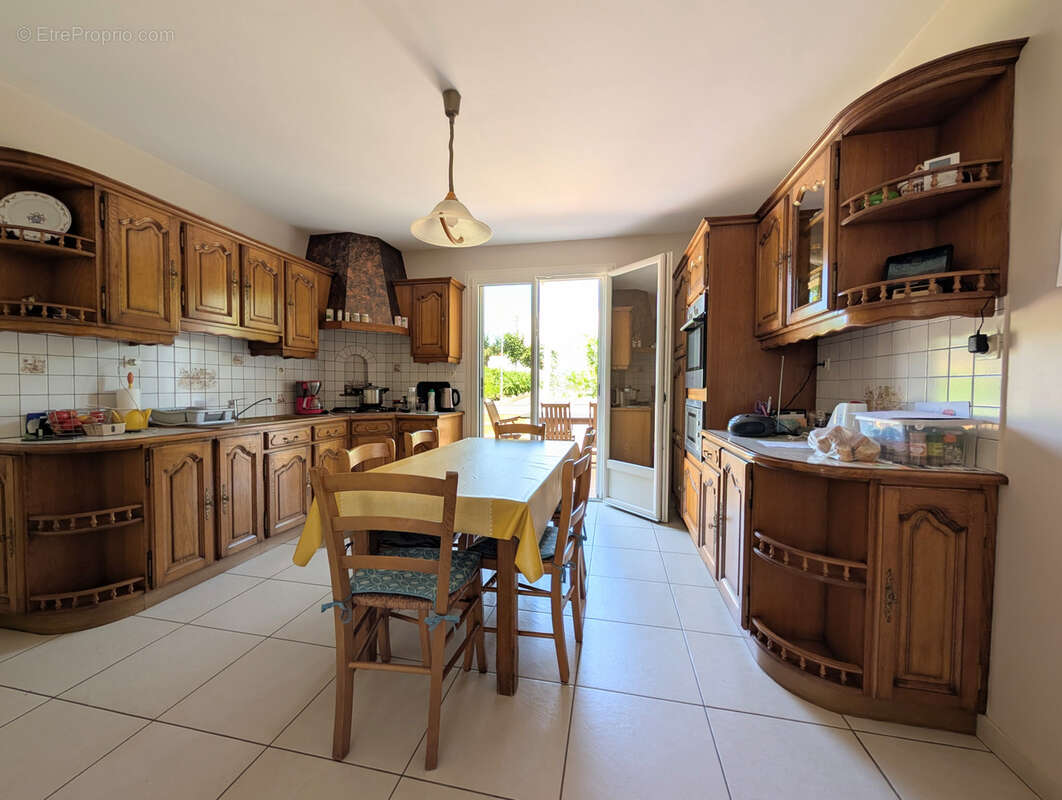 Maison à LES HERBIERS