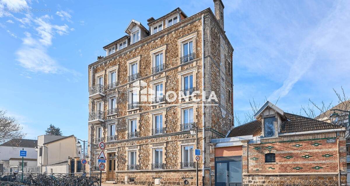 Appartement à BOURG-LA-REINE
