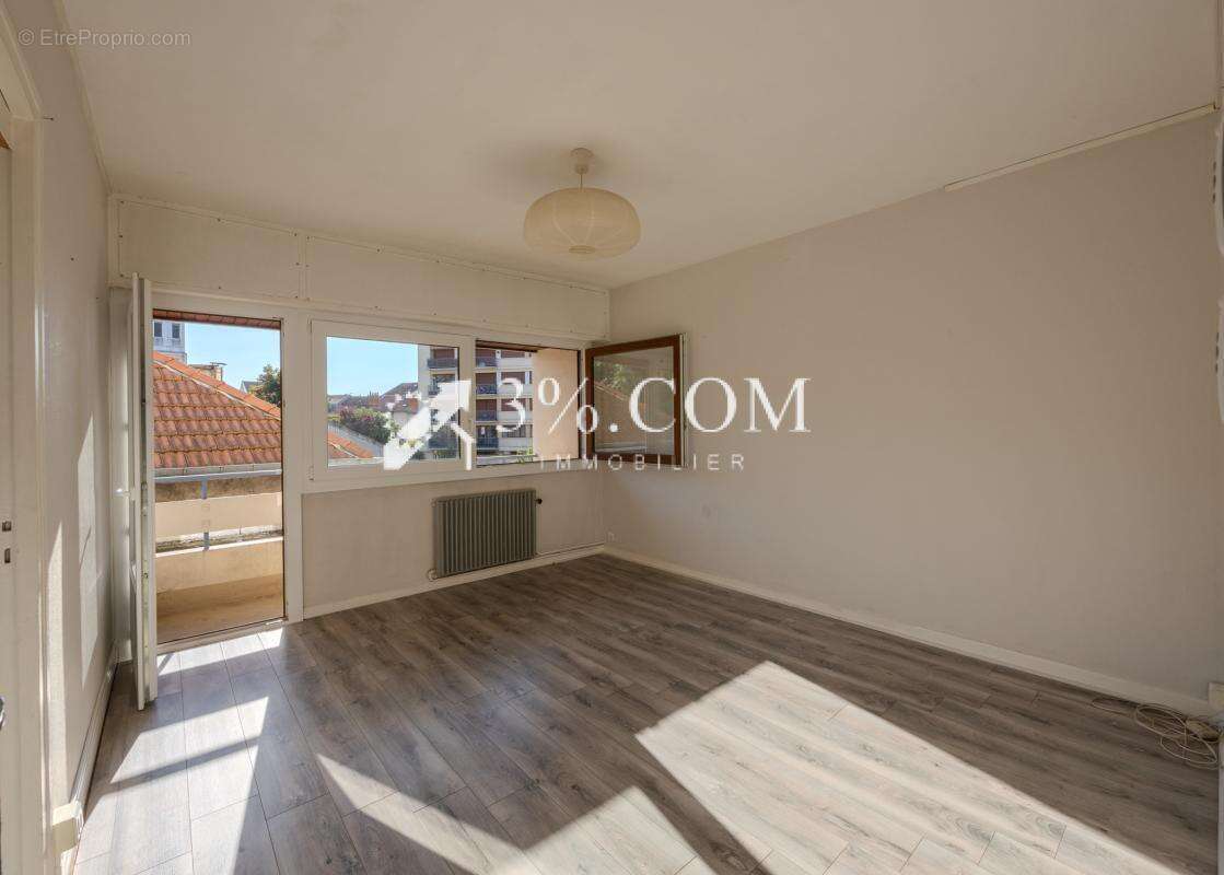 Appartement 4 pièces 89 m2   À deux pas de Nancy Thermal - photo 2