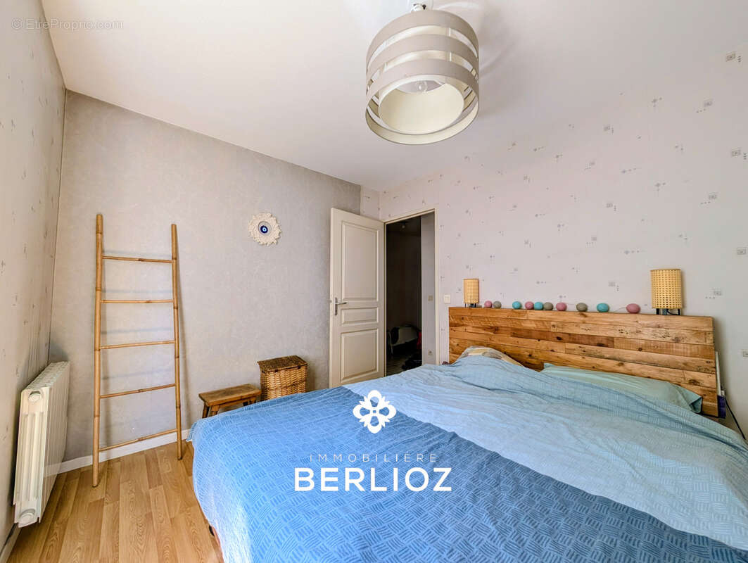 Appartement à SAINT-MARTIN-D'HERES