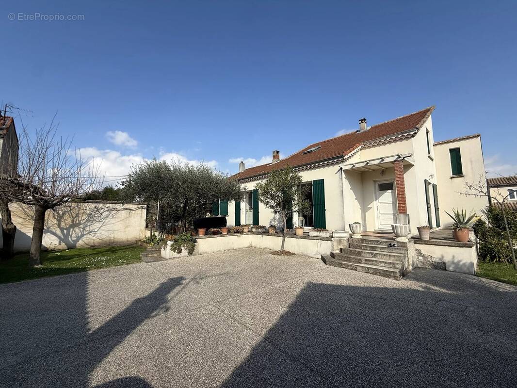 Maison à MONTELIMAR