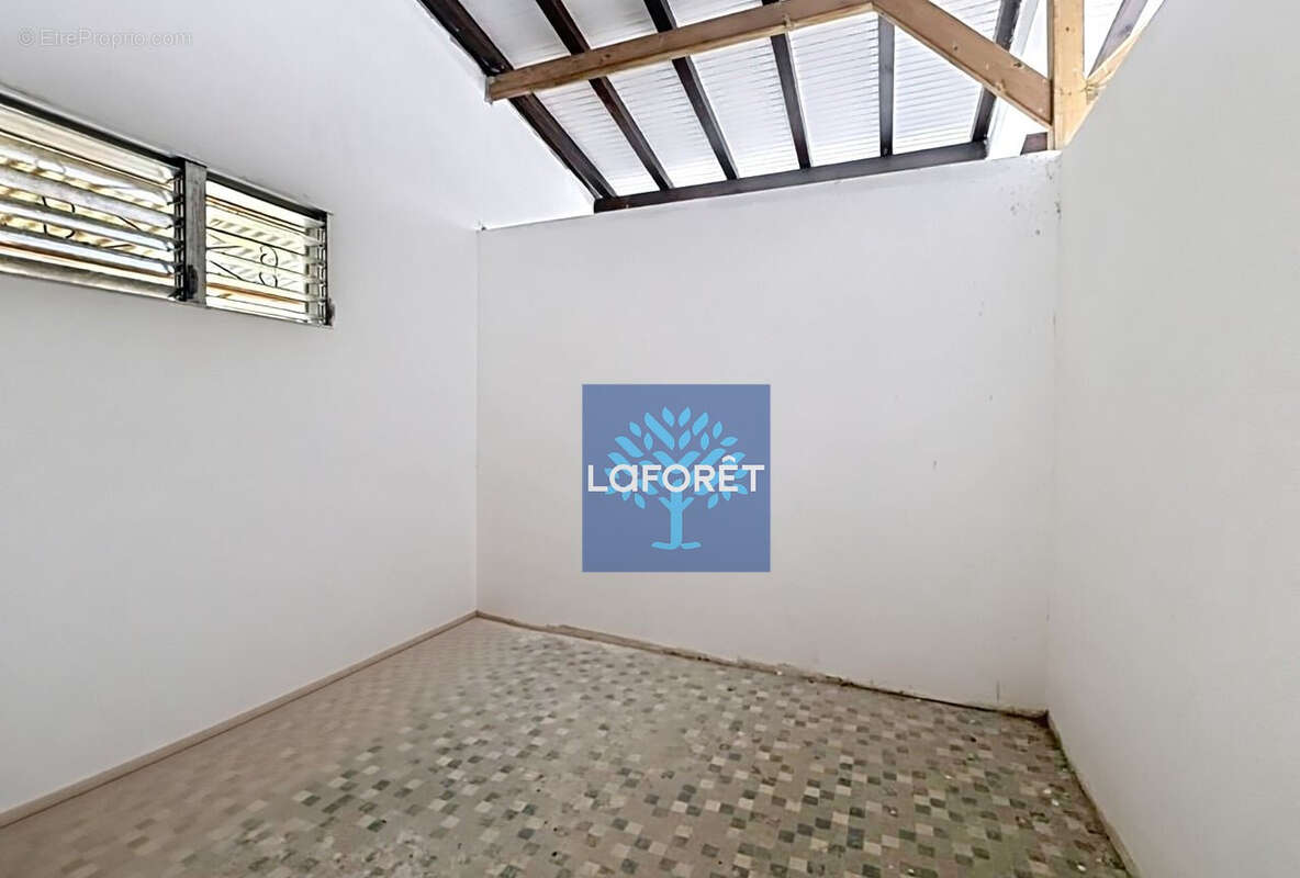 Commerce à FORT-DE-FRANCE