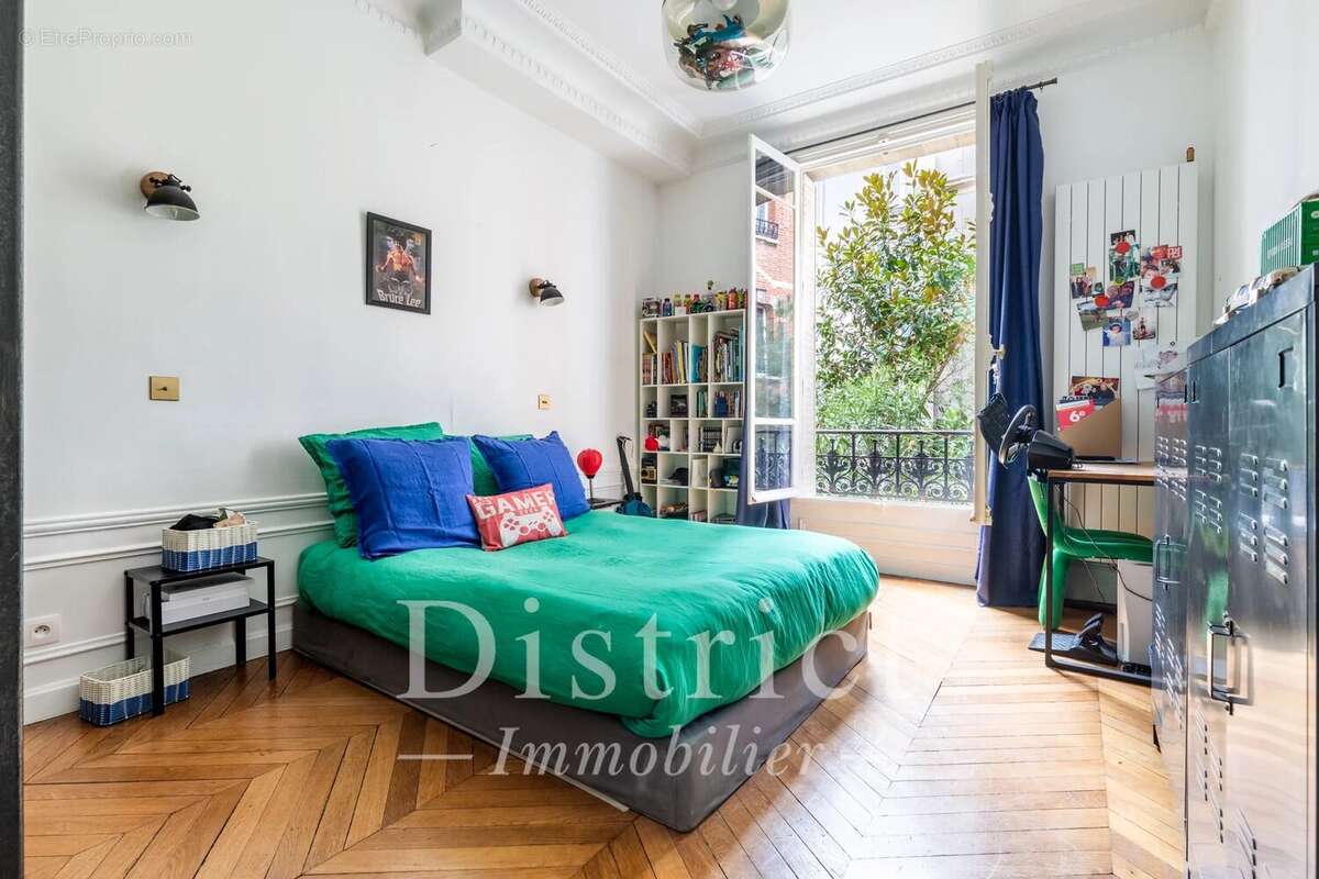 Appartement à PARIS-17E
