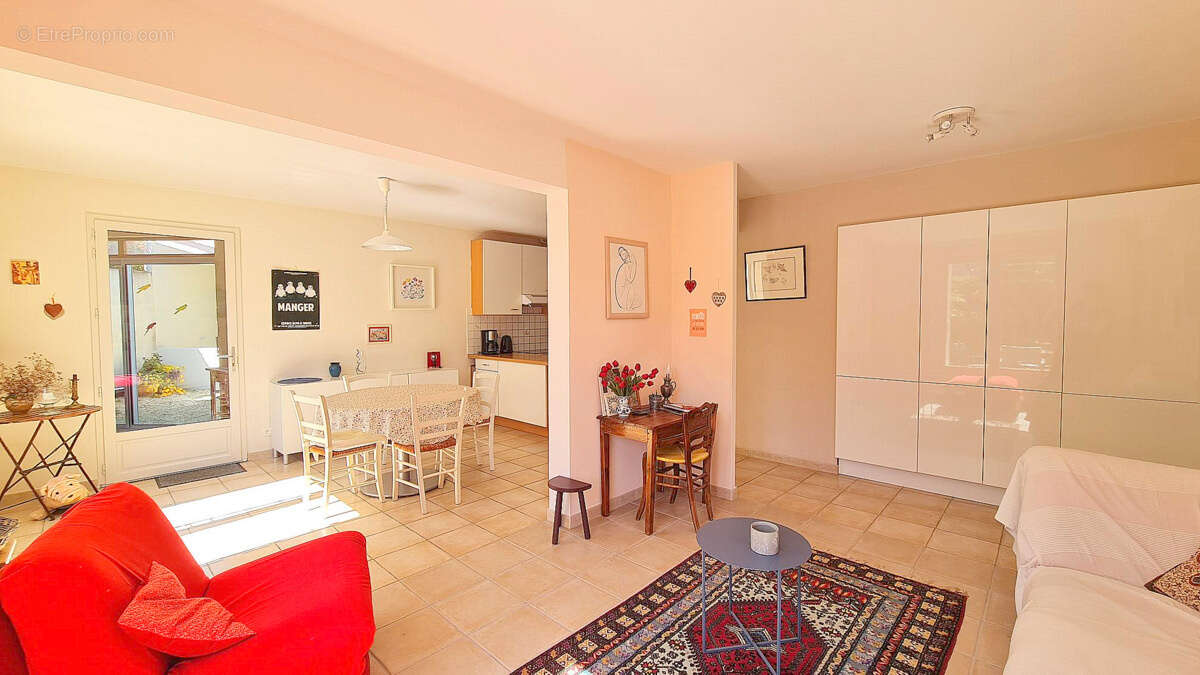 Maison à VILLENEUVE-LES-AVIGNON