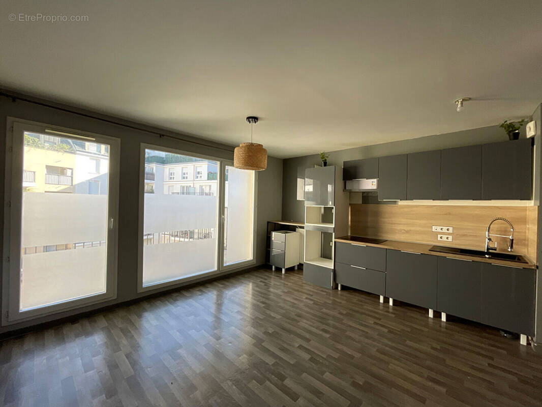 Appartement à SARTROUVILLE