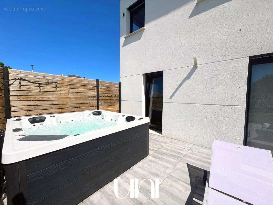 Maison à LE FRESNE-CAMILLY