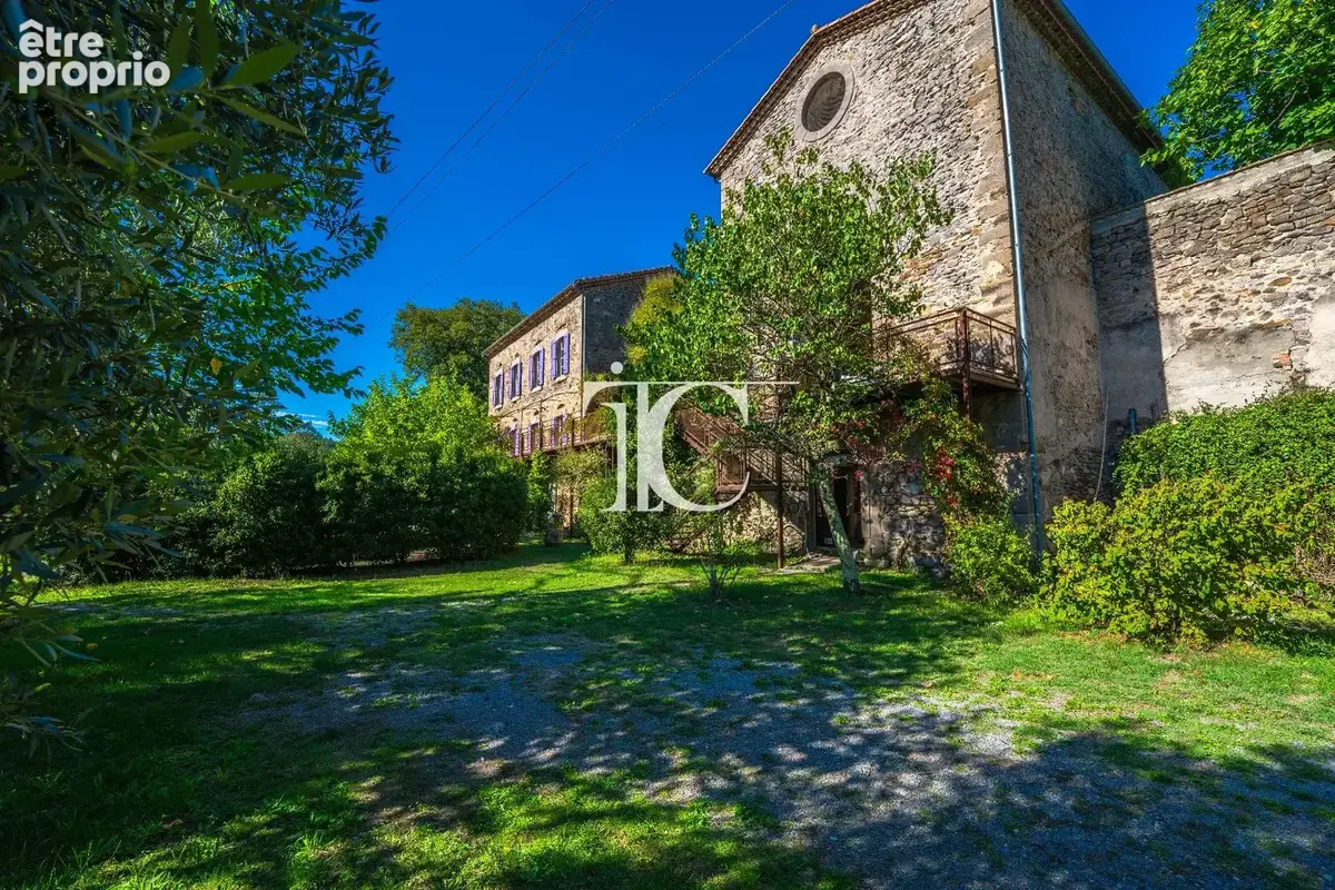 Mas du xviiieme 379m2 habitables 8700m2 de terrain riviere - photo 3
