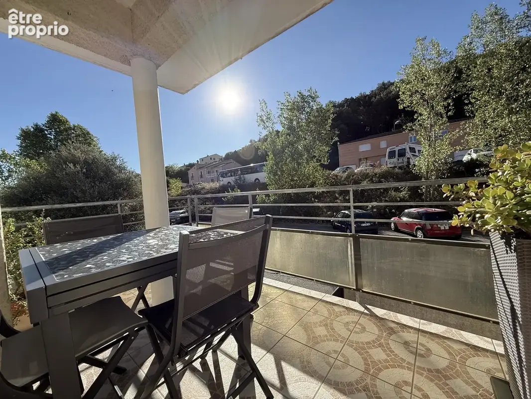 AMÉLIE-LES-BAINS   Élégant appartement rénové avec terrasse couverte et garage - photo 2