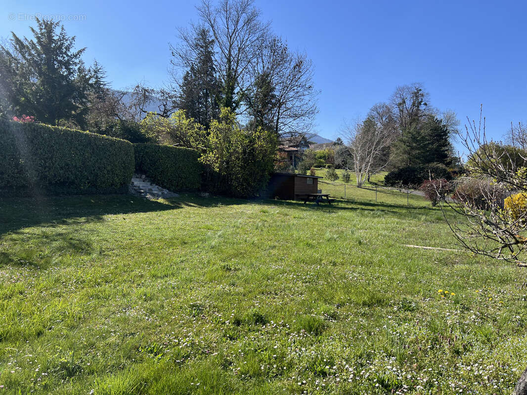 Maison à COLLONGES-SOUS-SALEVE