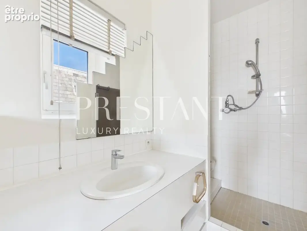 Appartement face au Jardin Public, au cur de lune des adresses les plus prestigieuses de Bordeaux. - photo 13
