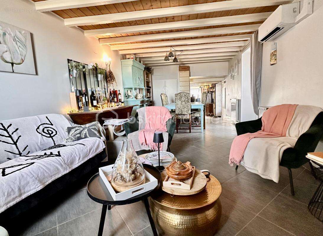 Maison à SAINT-CYR