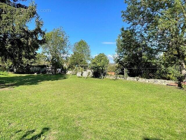 Terrain à MEZIERES-SUR-SEINE
