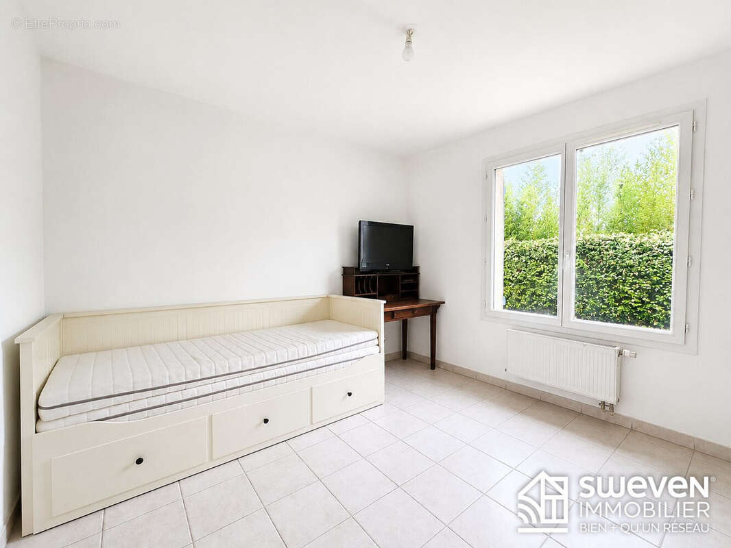 Maison 178 m² à Frouzins  - photo 7