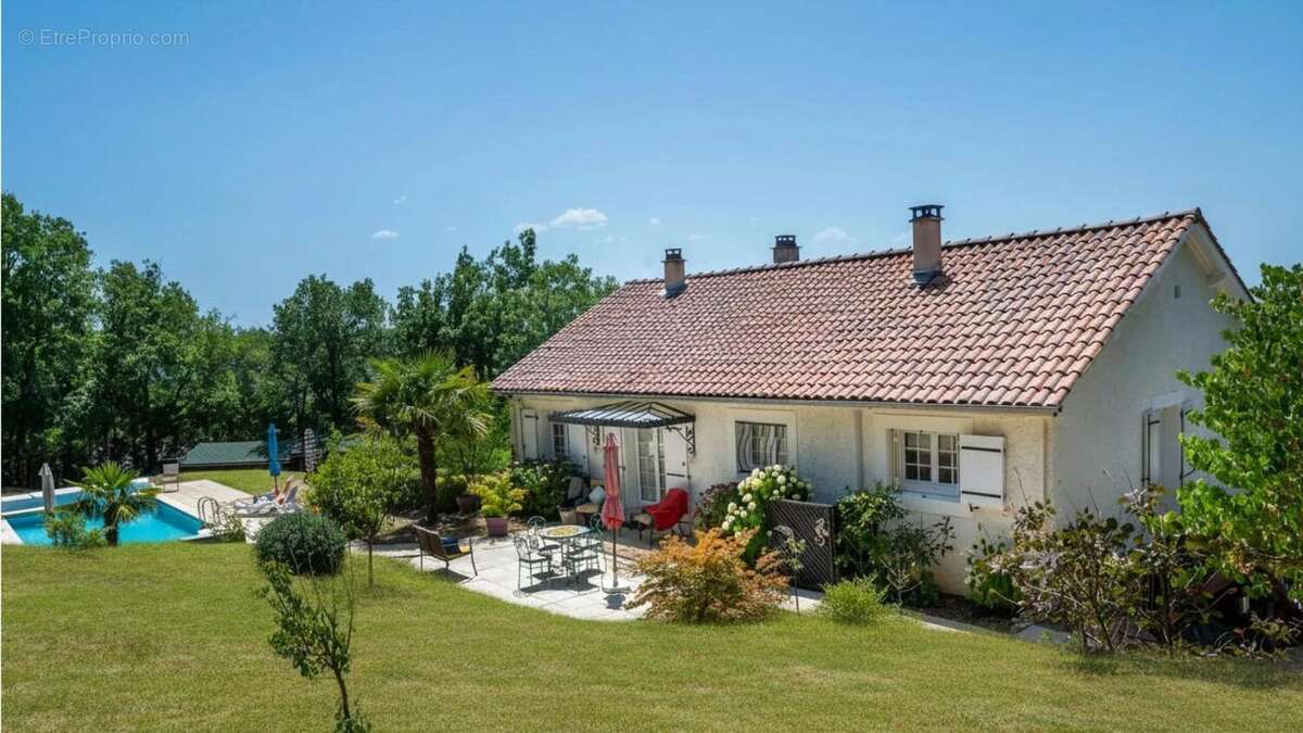 Secteur Carlux - Ravissante Maison en excellent état avec vue im - photo 4