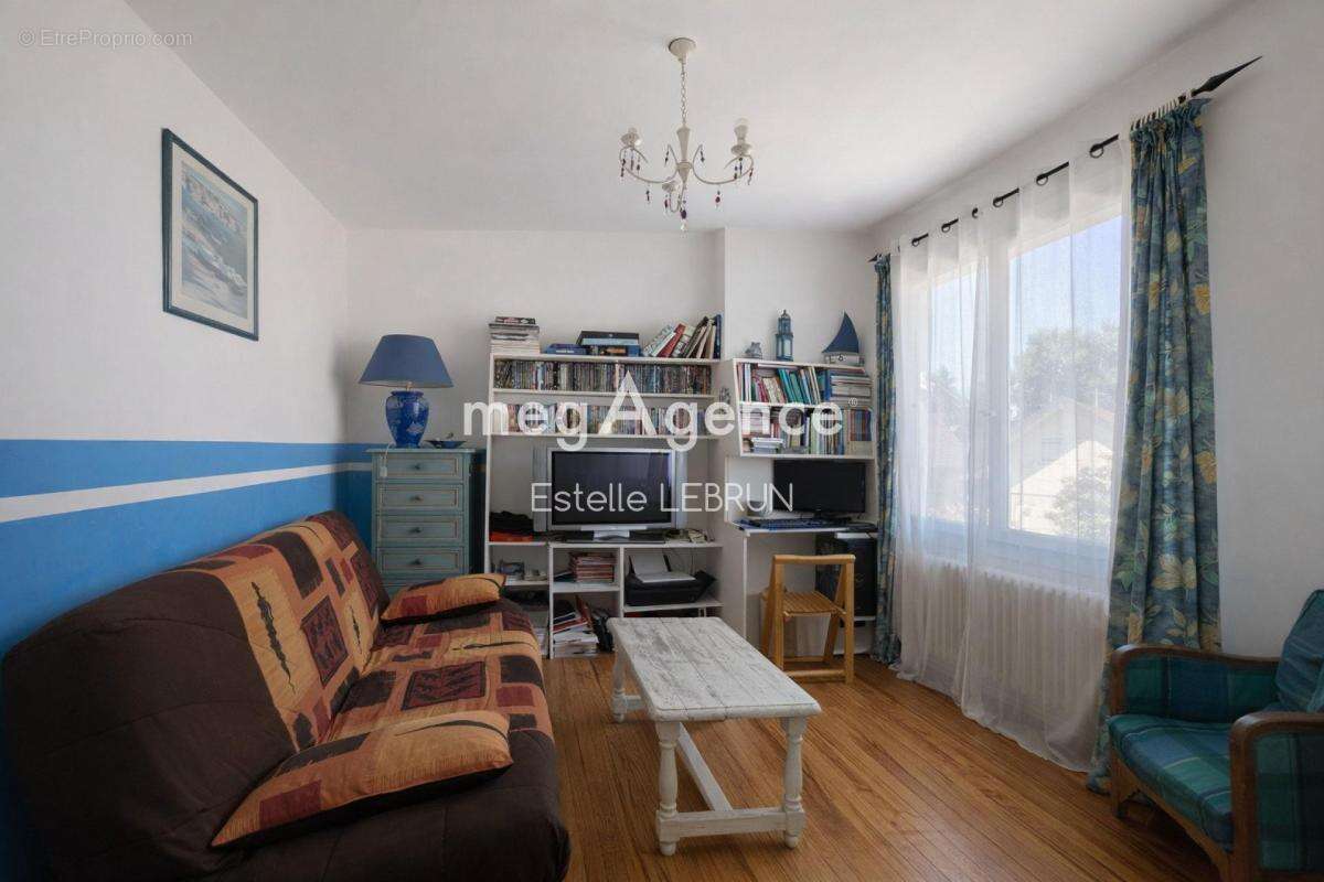 Maison - 8 pièces - 6 Chambres - Studio 16m² - Garage - Stationnement - Sous-Sol Complet - Jardin Sans Vis-à-Vis - photo 6