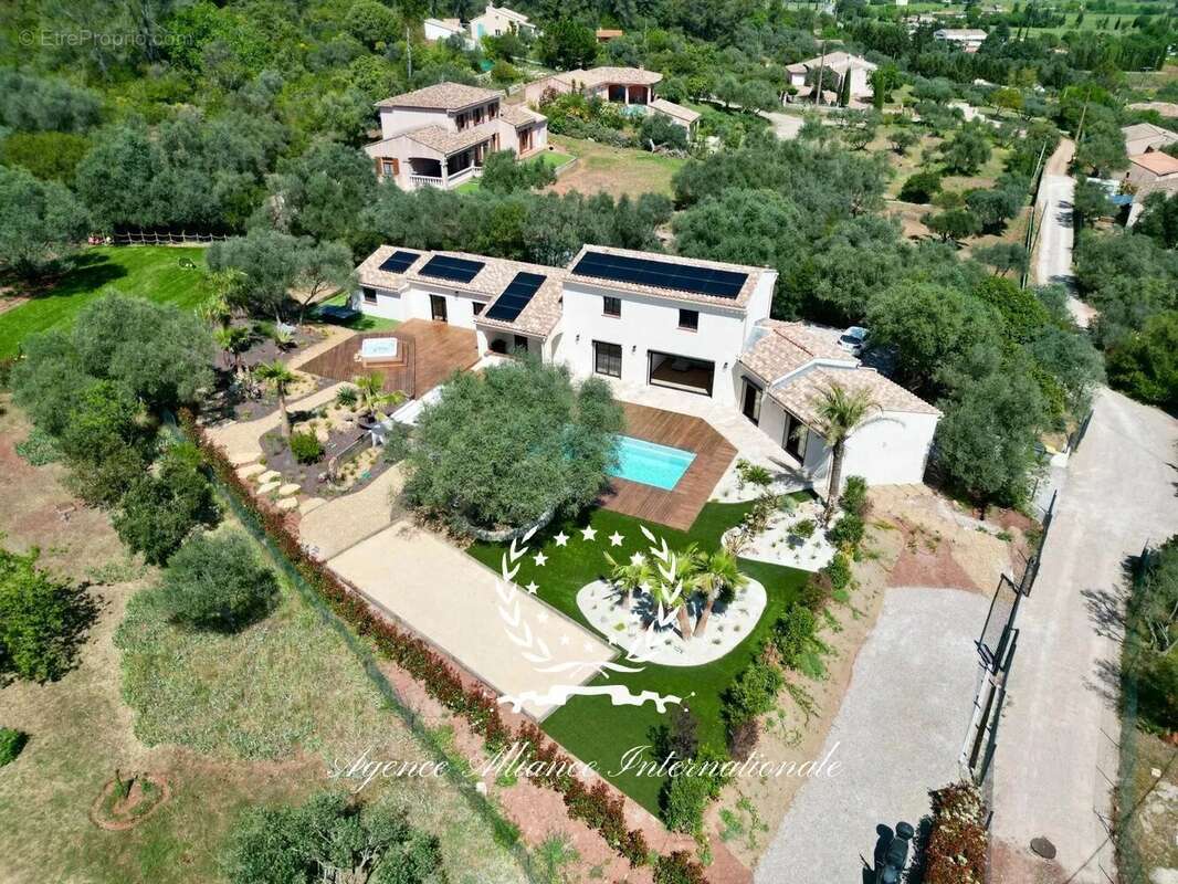 Appartement à LE LUC