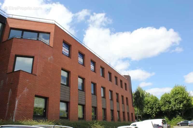 Commerce à MONTIGNY-LE-BRETONNEUX