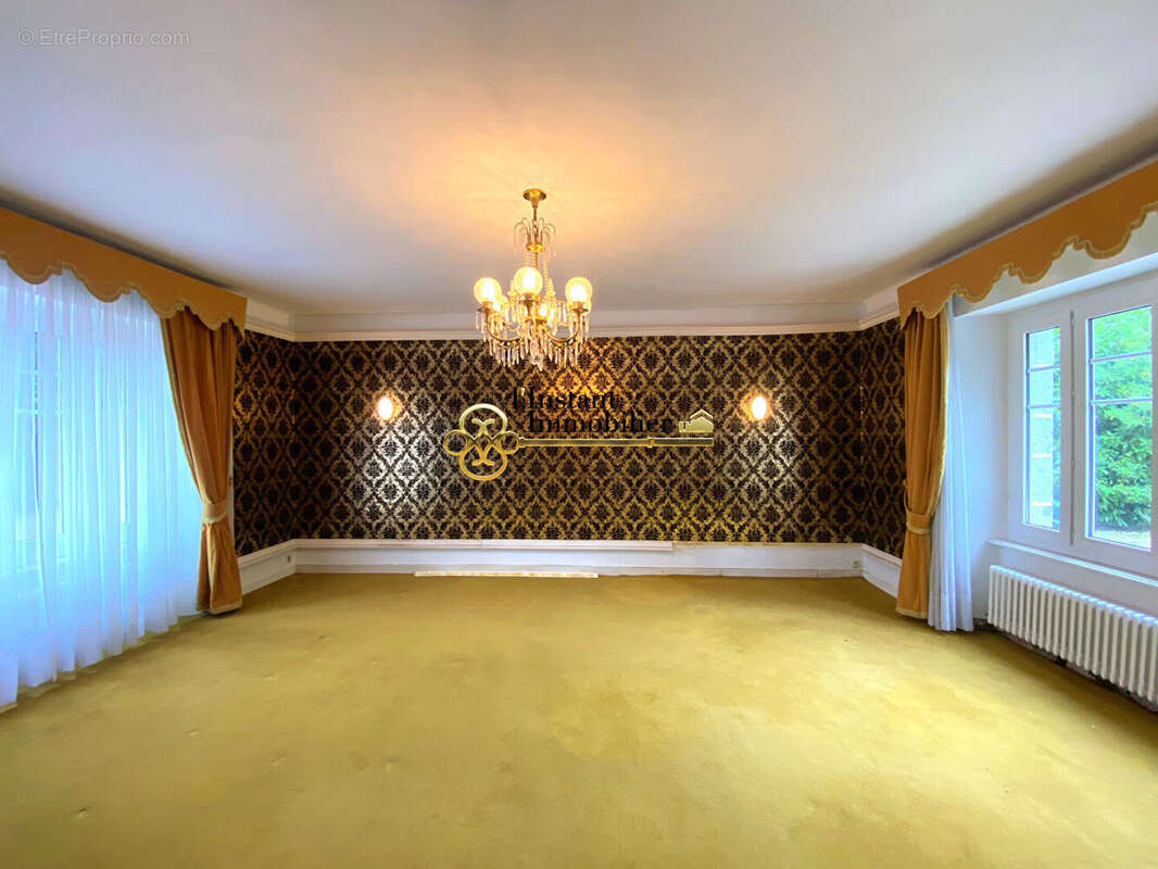 Maison  9 pièce(s) 215 m2 - photo 5