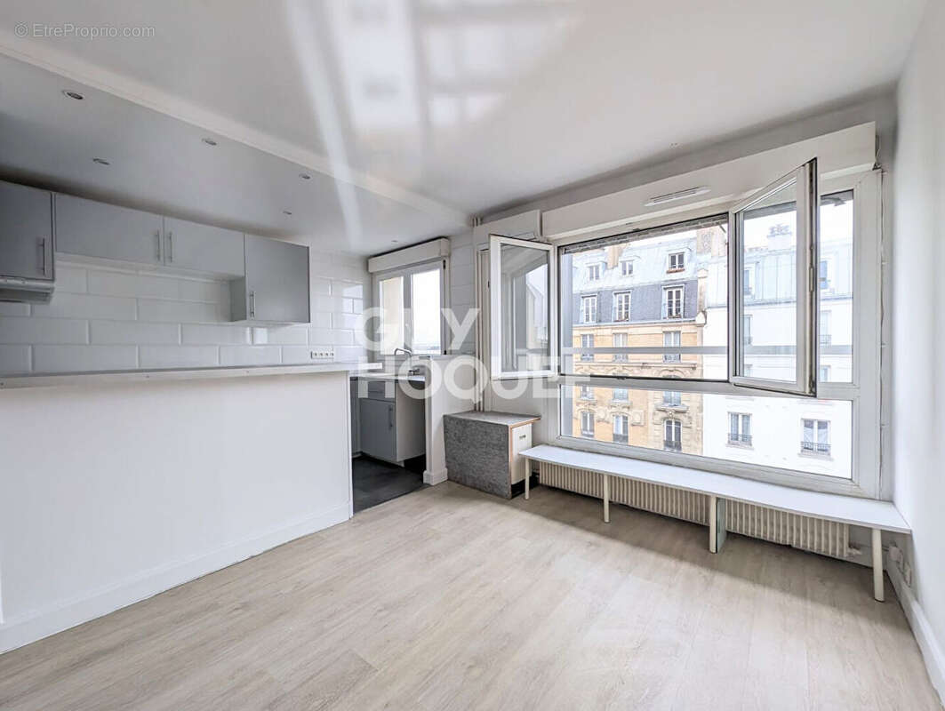 Appartement à PARIS-18E