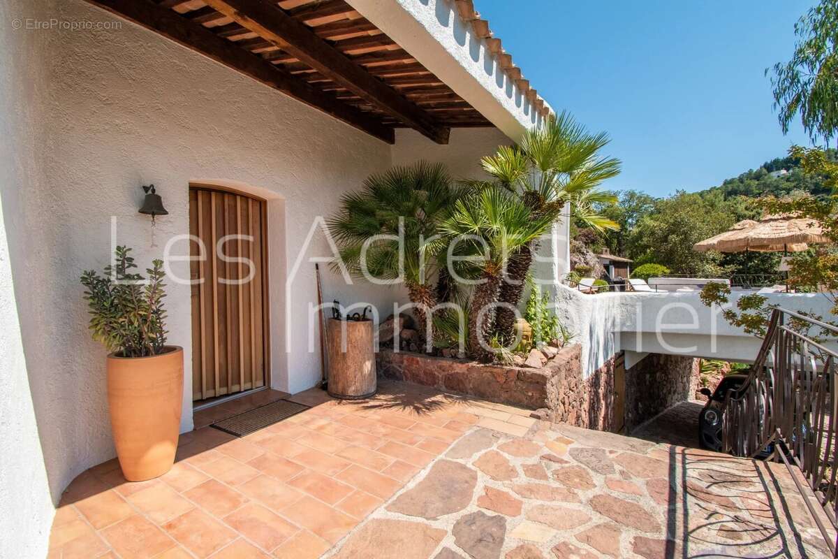 Maison à LES ADRETS-DE-L&#039;ESTEREL