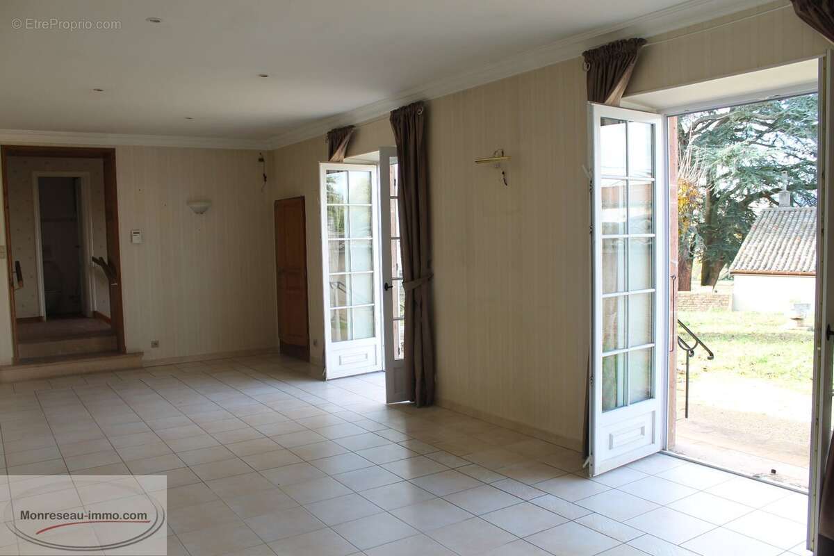 Maison à CHARNAY-LES-MACON