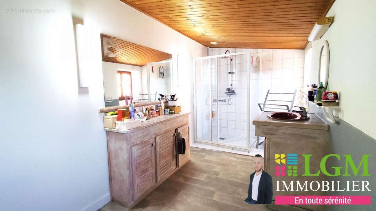 Maison à LE GUE-DE-VELLUIRE