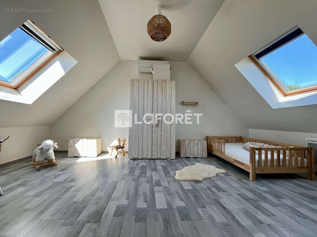 Maison à CIRES-LES-MELLO