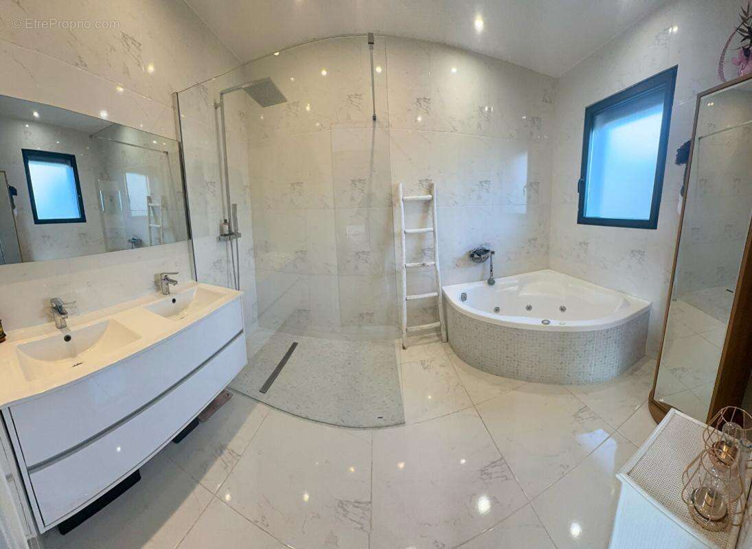 Maison à TRANS-EN-PROVENCE