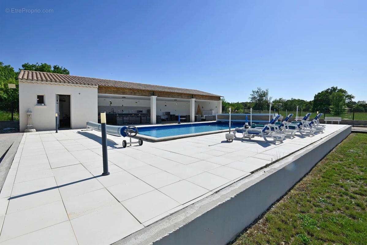 Maison de 5 pièces de 119 m² à Saint-Remèze - photo 4