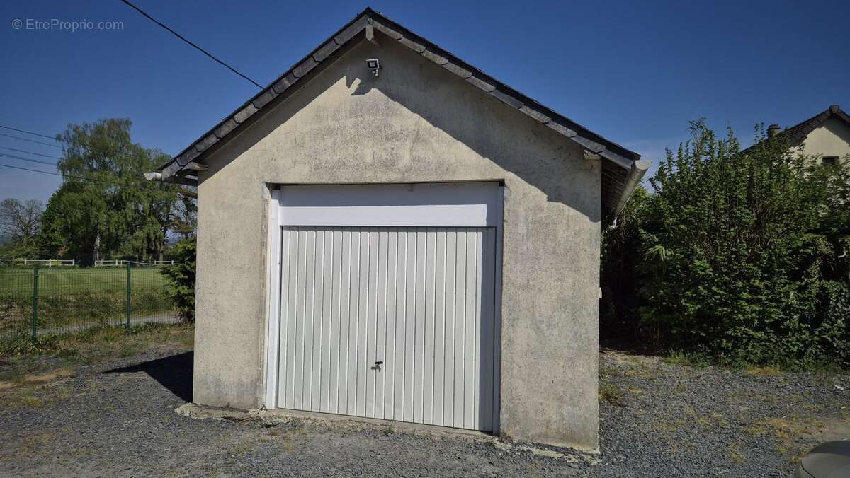 Maison à CONDE-SUR-VIRE