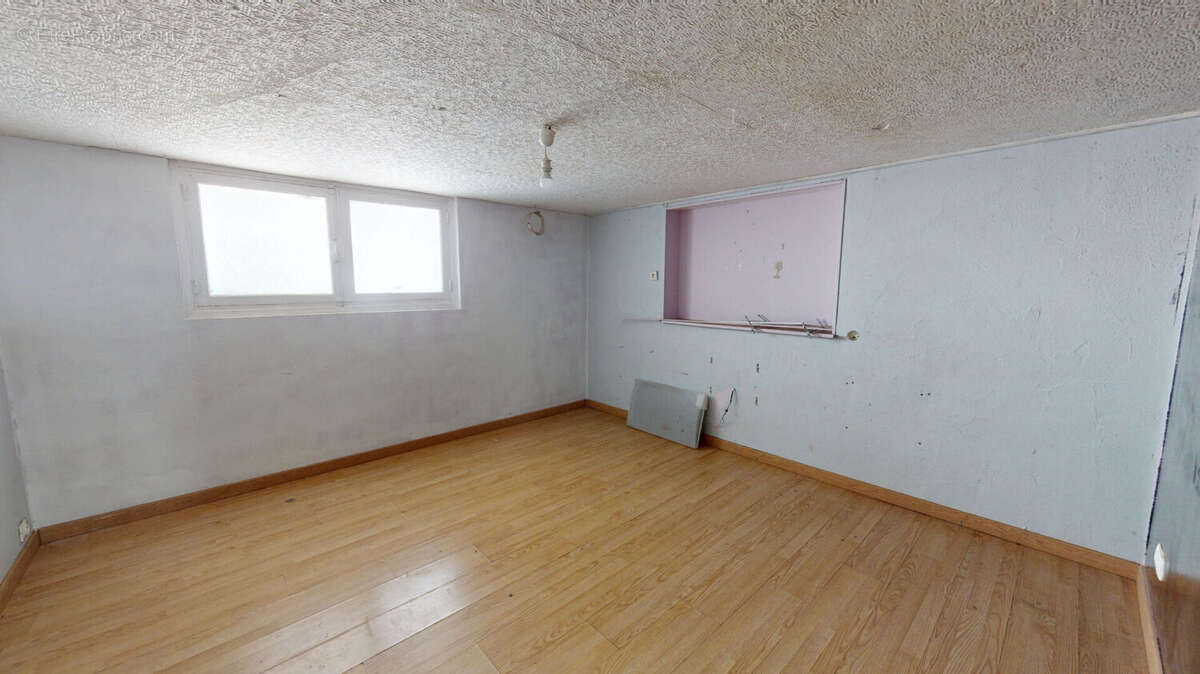 Maison à JOUET-SUR-L'AUBOIS