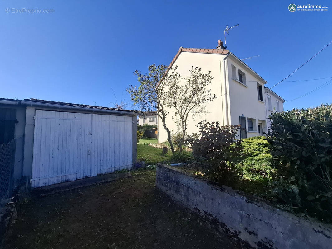 Maison à NERIS-LES-BAINS