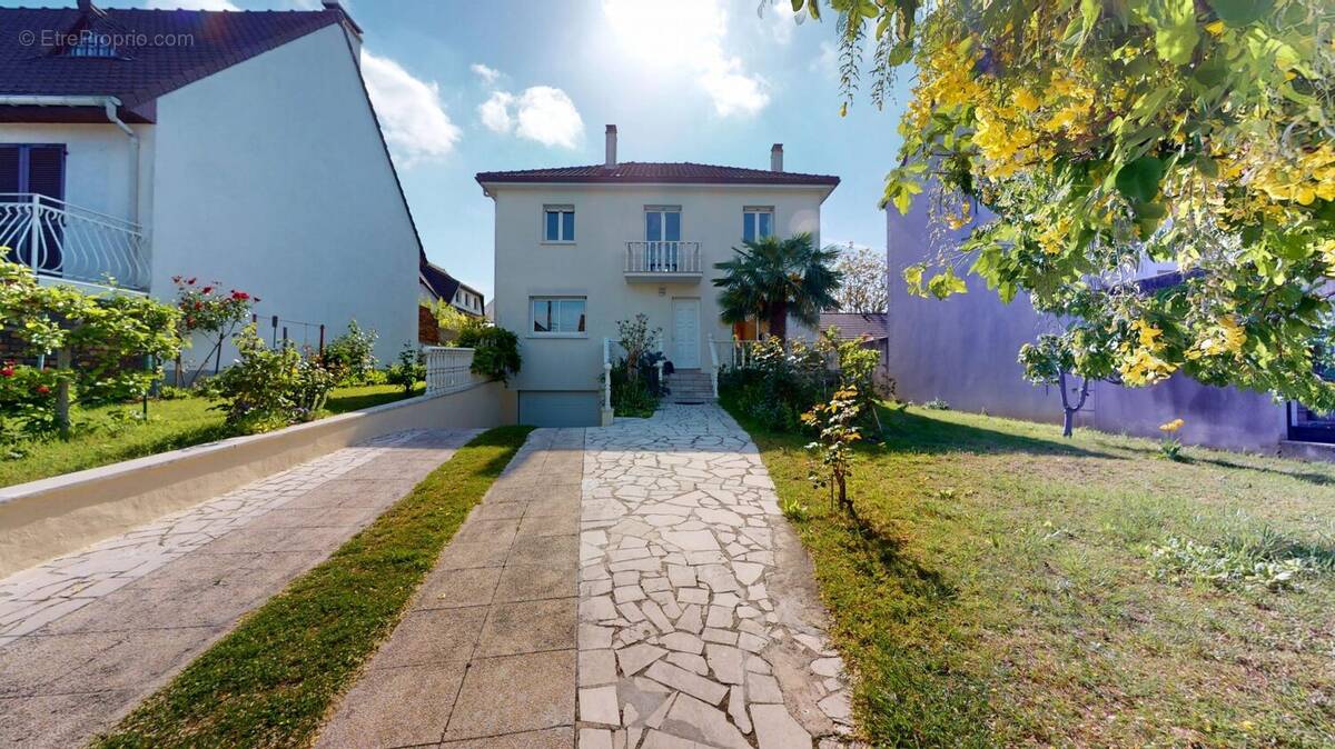 Maison à ORMESSON-SUR-MARNE