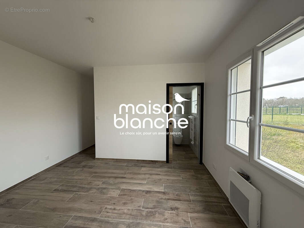 Maison à LES ARTIGUES-DE-LUSSAC