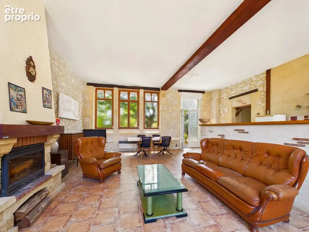 Maison de caractère avec six chambres, idéale pour une famille ou maison secondaire - photo 2