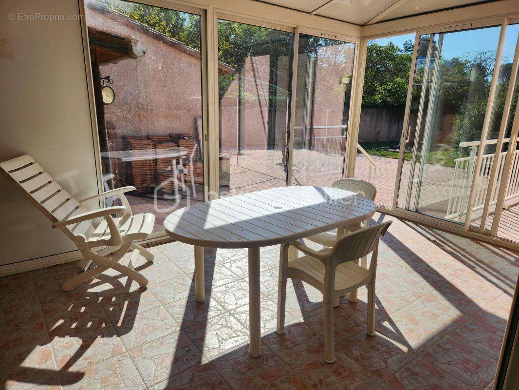 Maison à MONTELIMAR