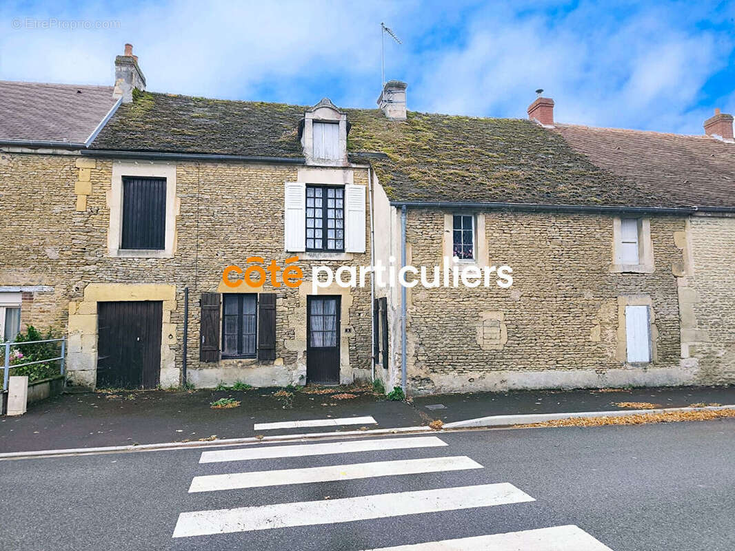 Maison à MEZIDON-CANON