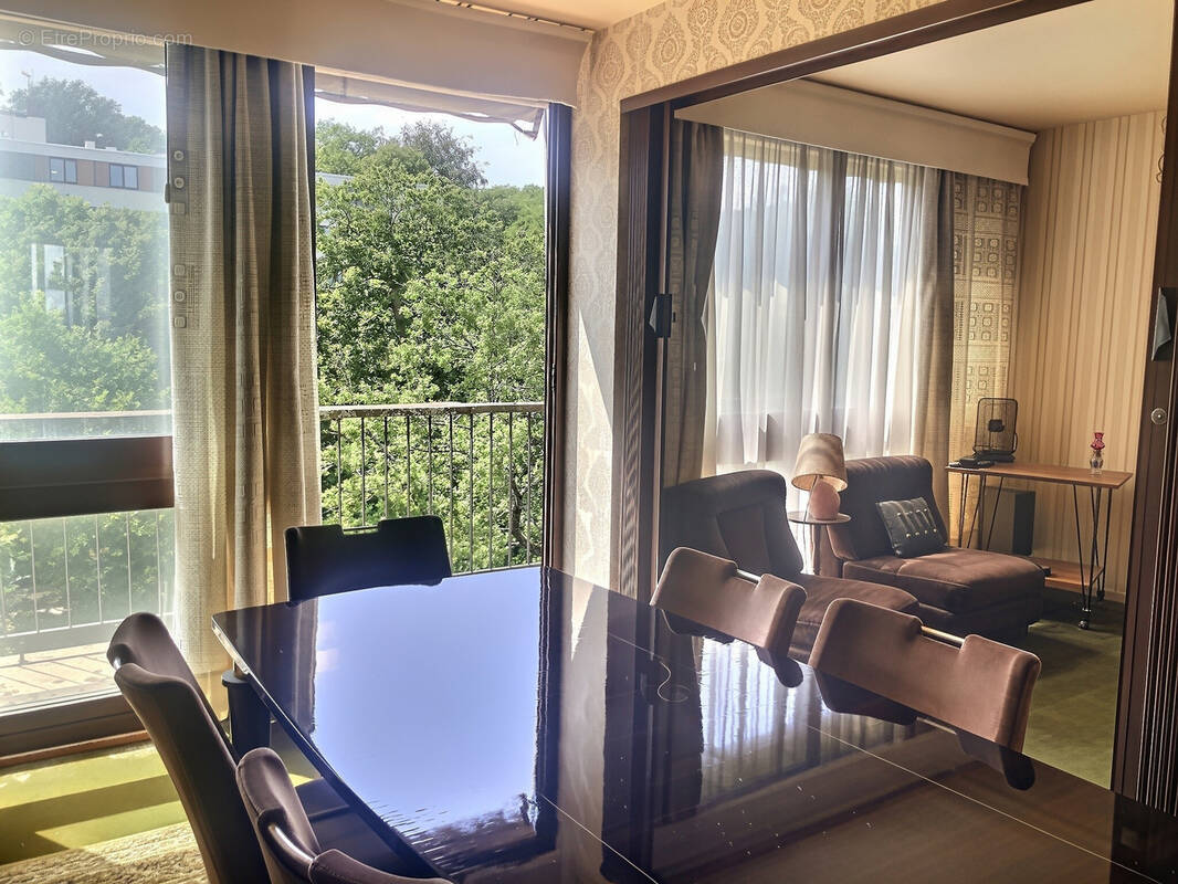 Appartement à FONTENAY-LE-FLEURY