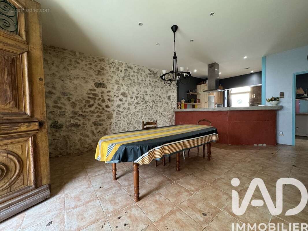 Maison 245 m² à Paziols  - photo 4