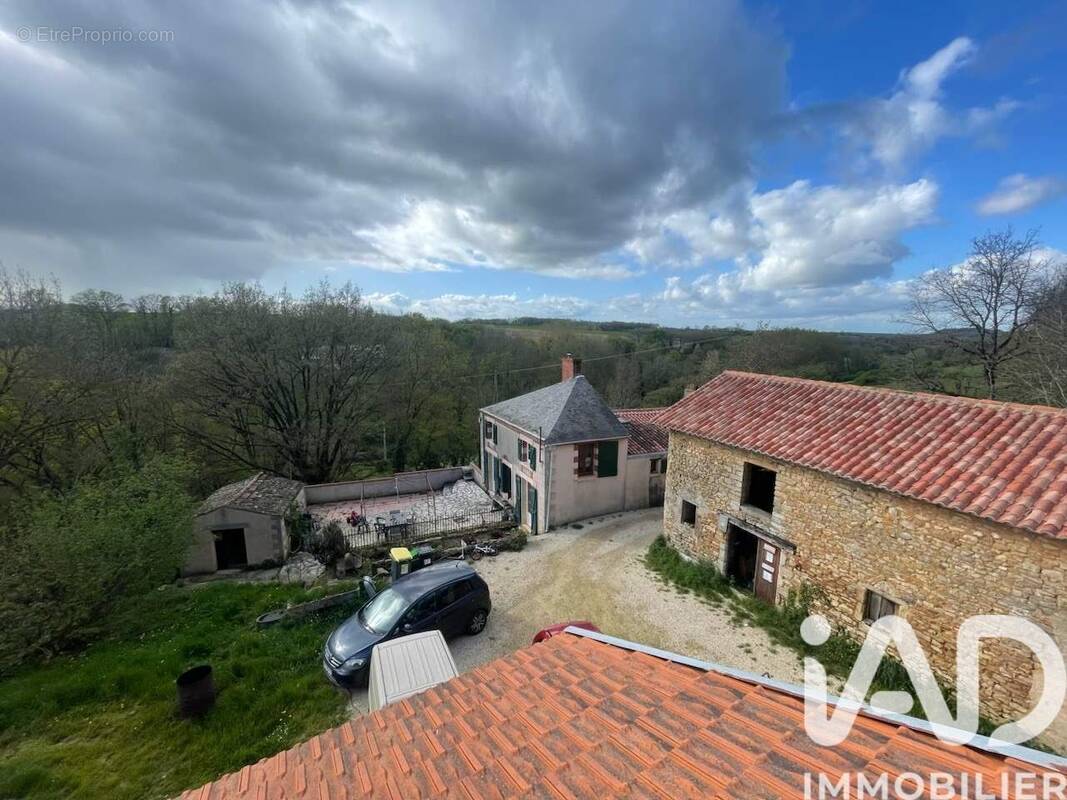 Photo 1 - Maison à SAINT-LOUP-LAMAIRE