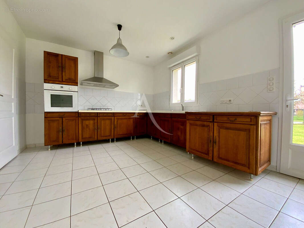 Maison à SAINTE-LHEURINE