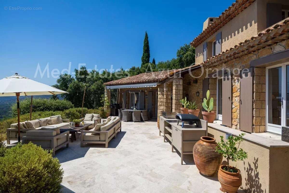 Villa d'exception avec vue panoramique à Grimaud. - photo 9